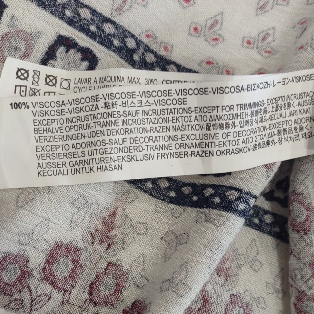 ZARA TRAFALUC Patterned Cream Skirt with Black and Red Accents - Picture 15 of 17